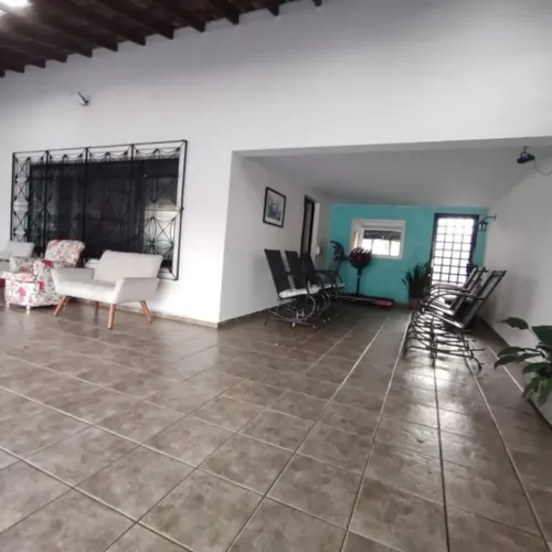 250 metros quadrados com 3 quartos na Zona Sul, região nobre!