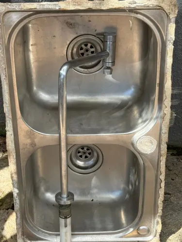 Oportunidade -Cuba Inox dupla Gormet com cestinha e torneira longa 150,00