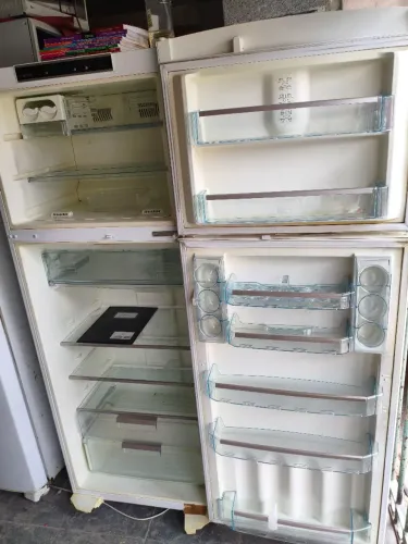 Geladeira Boschi funciona normal e depois só congela em