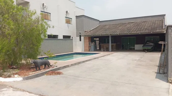 CASA EM ARUANÃ - 03 SUÍTES / EM CONDOMÍNIO FECHADO