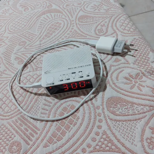 Rádio relógio AM FM Bluetooth