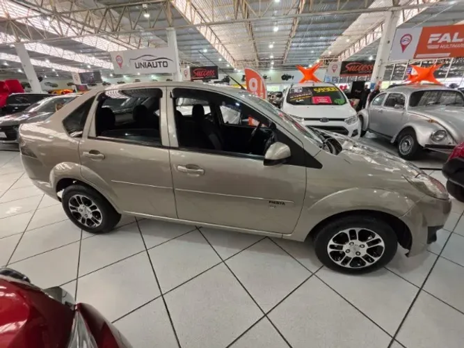 Ford Fiesta Sedan SE 1.6 8V Flex 4P 2014