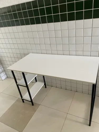 Mesa de escritório - computador