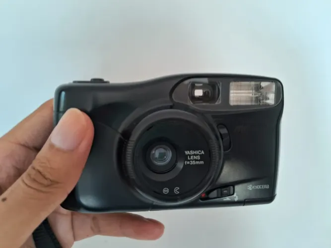 Câmera yashica
