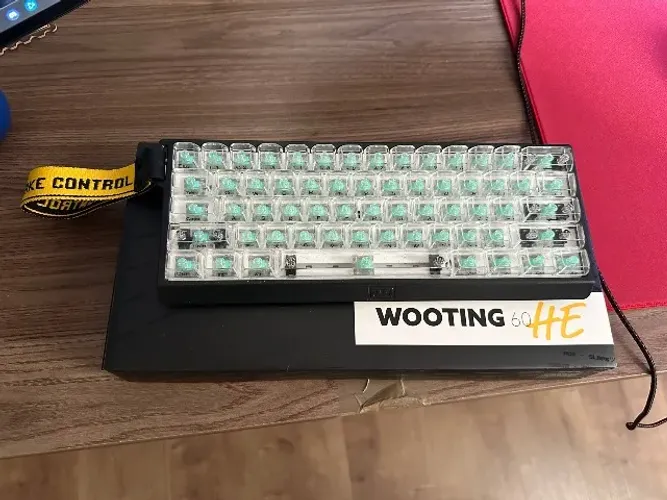 Wooting 60HE (+keycaps transparentes)