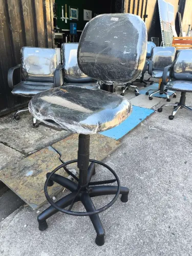 Cadeira caixa para balcão