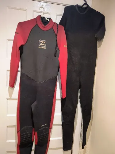 Roupa de borracha , os 2 neoprene long por esse valor ( semi novo tamanho xl )