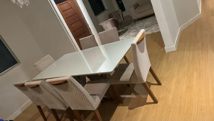 Mesa de jantar 8 cadeiras