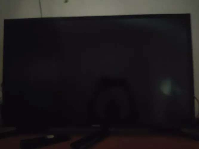 Vendo tv de 32 polegadas Samsung, funcionando perfeitamente só não mostra a imagem