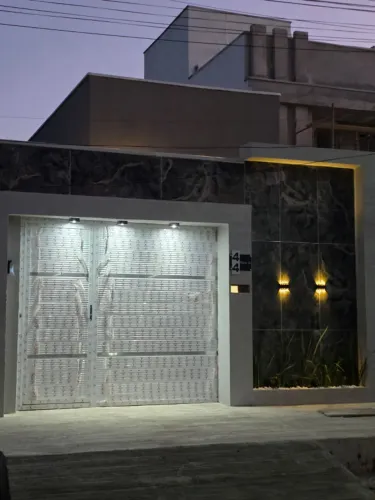 Maraponga, Condomínio Ouro Verde, Casa plana com 03 suítes, deck com hidromassagem