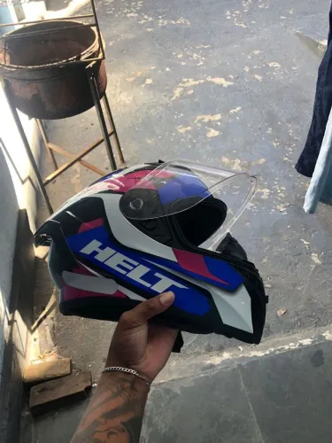 Capacete da helt praticamente novo