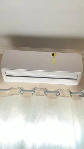 Vendo Ar Condicionado Elgin Split 18.000 Btus muito bom.