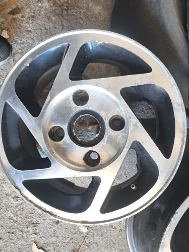Rodas aro 14 Vw Fusca Kyalami diamantada com preto retro 4x130 usadas