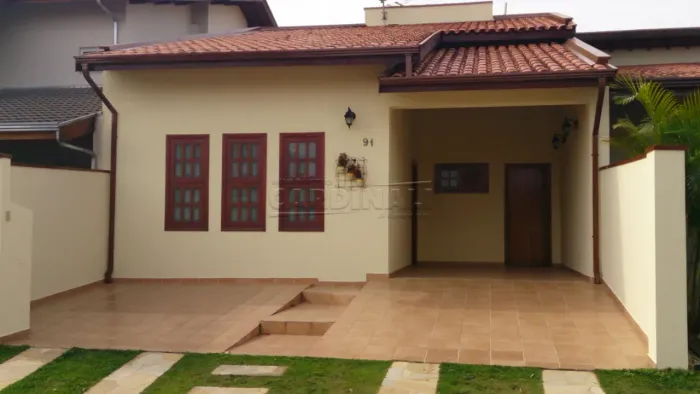 Casa para locação em Condomínio em Valinhos/SP com 3 dormitórios.