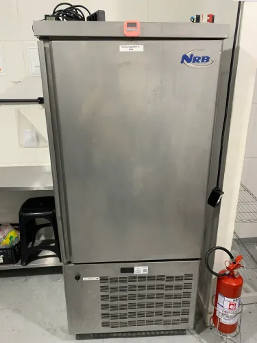 Vende-se Ultracongelador -40° - 45kg por ciclo