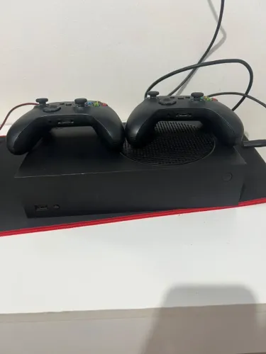 Xbox Series S 1 TB + 2 controles originais