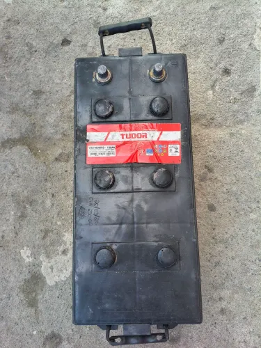 Vendo Bateria de Caminhão 180 amp