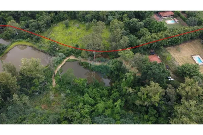 Sítio à venda no bairro Elhiu Root, com 20.935,80 m², nascentes e mata nativa, 2 quartos,