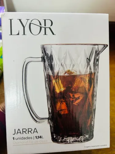 Jarra de vidro com borda dourada 