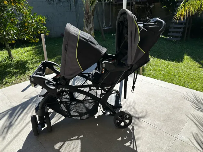 Carrinho de passeio duplo baby trend