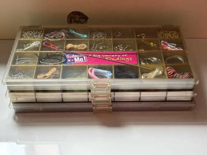 Kit 3 caixas de missangas e miçangas