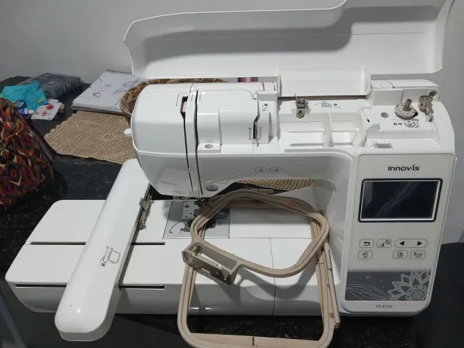 Maquina bordadeira brother PE810L