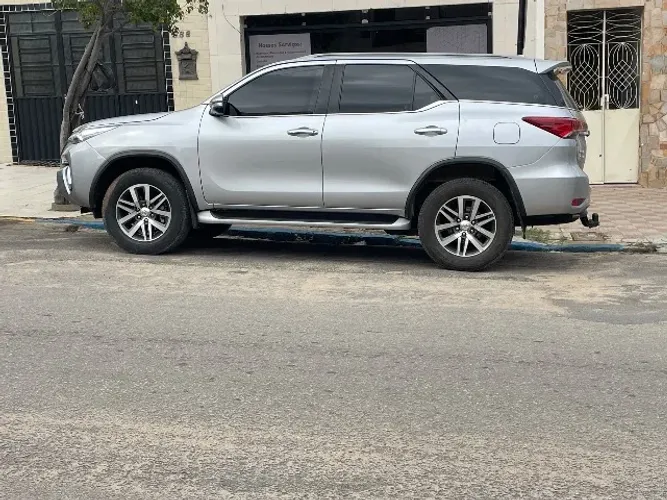 Toyota Hilux SW4 SRX 4X4 2.8 TDI 16V Dies. Aut. 2019