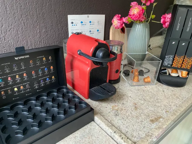 Cafeteira Nespresso COMBO