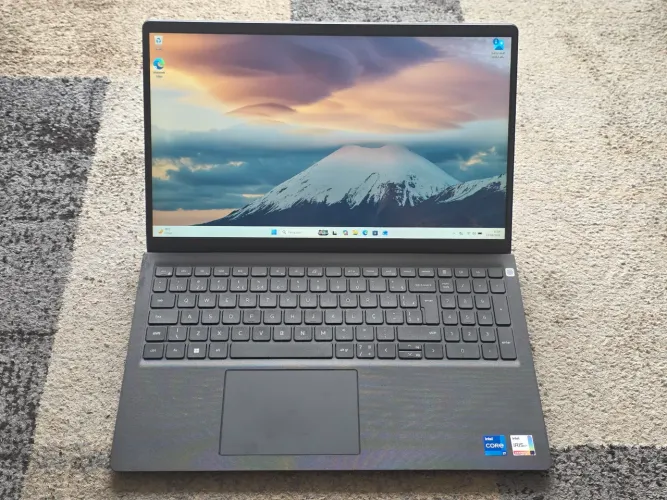 Notebook Dell Vostro 3510 i7 11th 1165G7 16GB RAM e 512GB SSD - Tela 15.6" Full HD