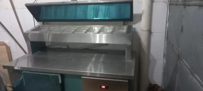 Refrigerador Industrial 1500L Inox com Bancada de Serviço 127V Otimo Estado de Conservaçao