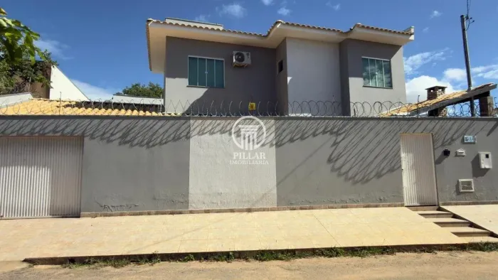 CASA Á VENDA NO RESIDENCIAL SERRANO - MONTES CLAROS MG