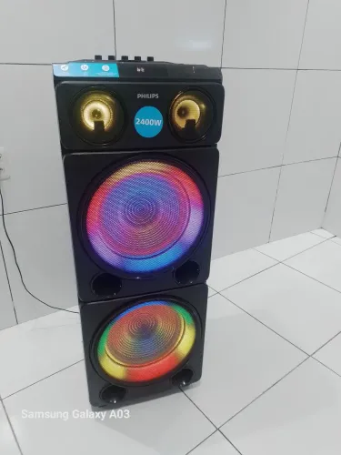 VENDE-SE CAIXA DE SOM PHILIPS! ?<br>? Caixa de som Philips com iluminação LED
