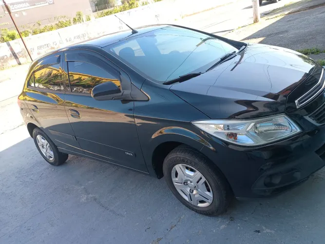 Chevrolet Onix Hatch LT 1.0 8V Flex Power Mec. 4P 2013