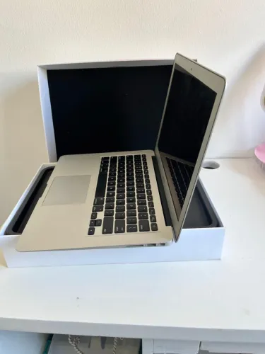 Vende-se MacBook Air 13? i5 2012