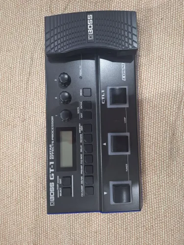 Pedaleira Boss GT1