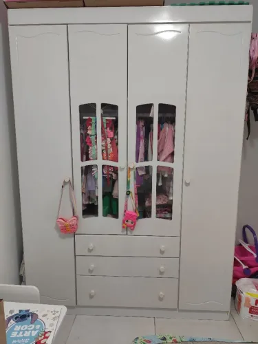 Roupeiro infantil impecável