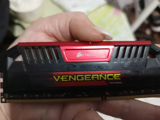 2 Memórias Vemgeance 16gb 3c8gb