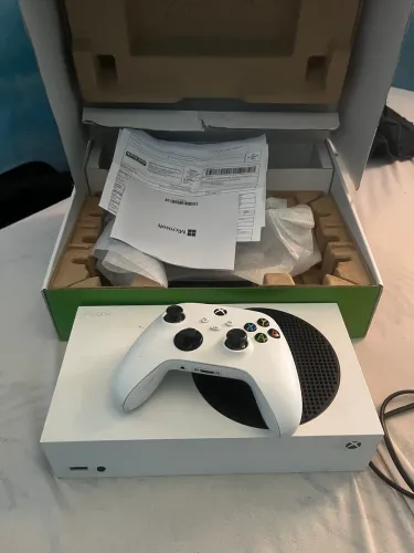 Xbox série s- com caixa e nota fiscal