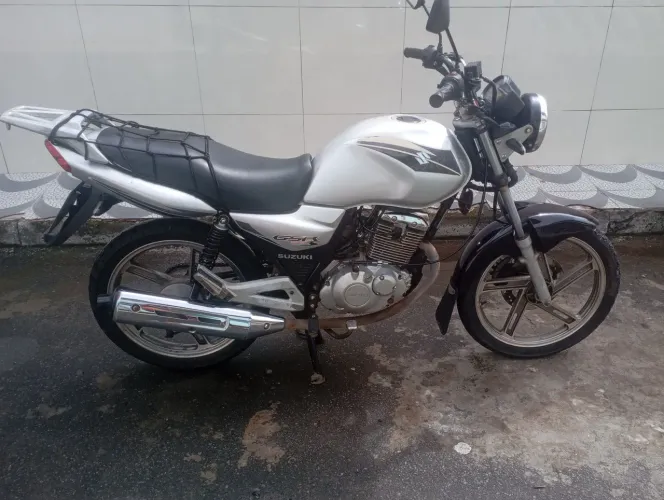 Suzuki gsr 125 carburada