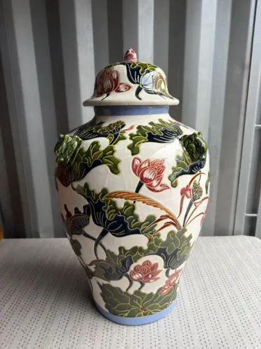 Vaso de porcelana chinesa pintado a mão
