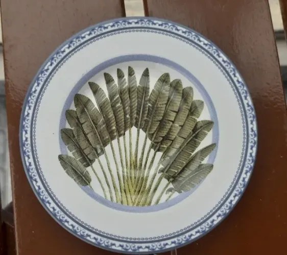 Prato decorativo de parede em porcelana antiga 15cm diâmetro louça antiga