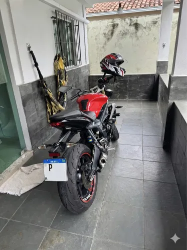 Street triple perfeito estado