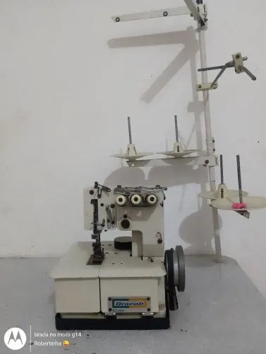 Vendo máquina Galoneira bracop 3 agulhas semi industrial com motor industrial