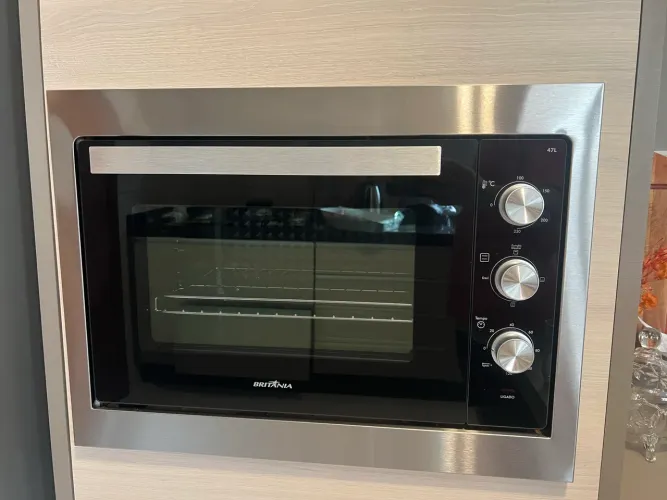 Novo!!! Forno de embutir elétrico Britânia BFE47P 47L aço inox