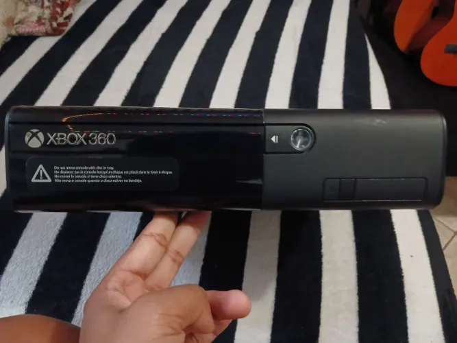 Xbox 360 Slim + Kinect usados