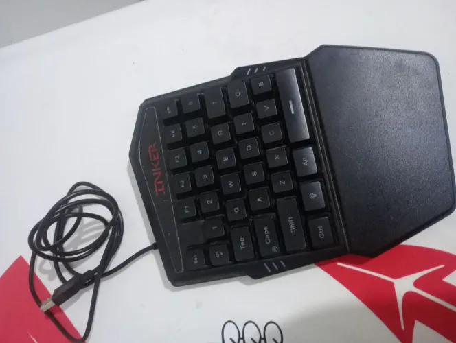 Teclado Gamer Uma mão