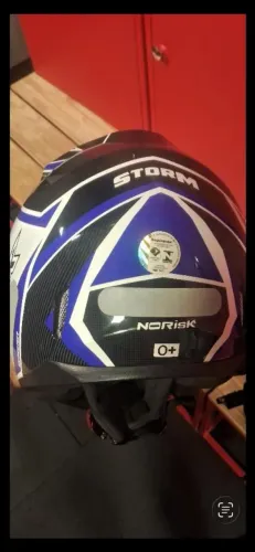 Vendo capacete noriiski, ótimo estado conservação, tamanho 56 