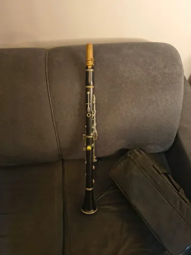 Clarinete Selmer bundy americano. Feito de ébano.