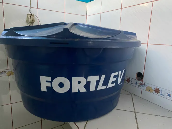  Caixa d água nova 200.00