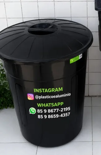 Balde Plástico 100 litros  Balde plástico com tampa Capacidade 100 litros 